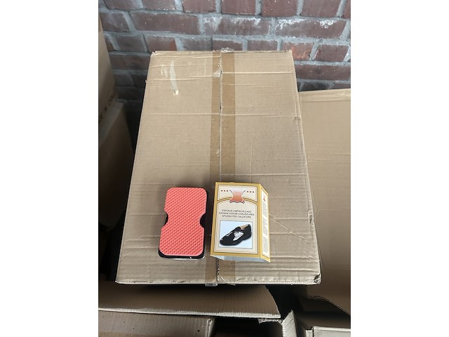 Partij borstels, schoenaccessoires en diversen - afbeelding 11 van  11