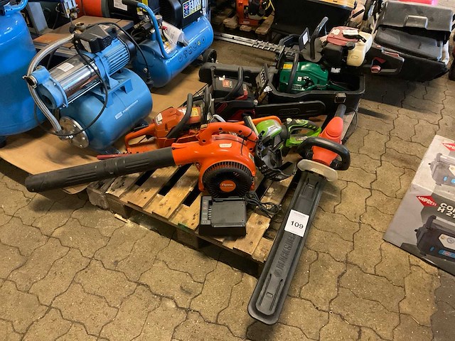 Partij bos- en tuingereedschap - afbeelding 1 van  3