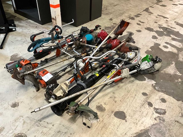 Partij bosmaaiers - afbeelding 1 van  11