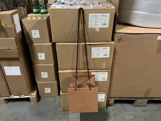 Partij bouquet bag brown 24x24x24cm (960x) - afbeelding 1 van  6