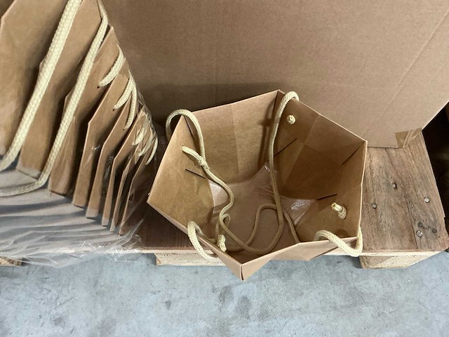 Partij bouquet bags kraft star 23/23x10/10x18cm (480x) - afbeelding 2 van  5