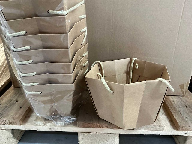 Partij bouquet bags kraft star 23/23x10/10x18cm (660x) - afbeelding 1 van  1