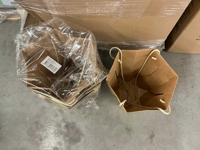 Partij bouquet bags kraft star 26/26x11/11x30cm (160x) - afbeelding 1 van  3