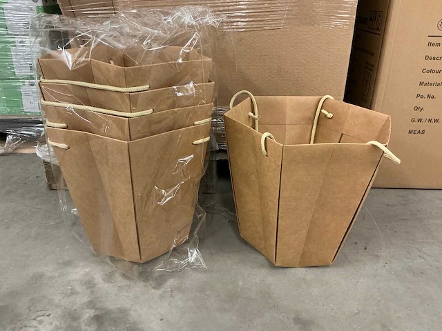 Partij bouquet bags kraft star 26/26x11/11x30cm (160x) - afbeelding 1 van  5
