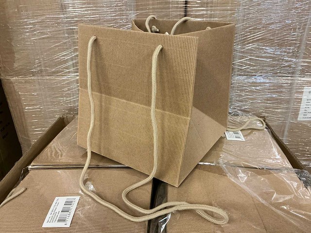 Partij bouquet ribbel bags 24x24x24cm kraft paper (2640x) - afbeelding 1 van  7