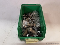 Partij bouten- en moeren in magazijnbak - afbeelding 1 van  1