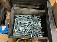 Partij bouten en moeren - afbeelding 7 van  13