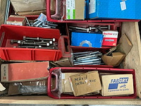 Partij bouten en moeren - afbeelding 3 van  6