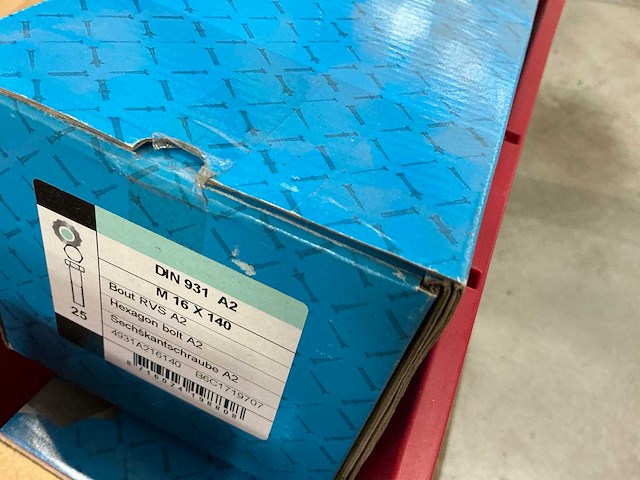 Partij bouten en moeren - afbeelding 4 van  6