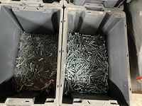 Partij bouten en moeren - afbeelding 1 van  1