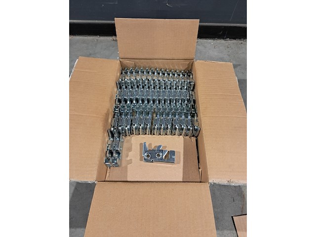 Partij bouten en moeren - afbeelding 8 van  8