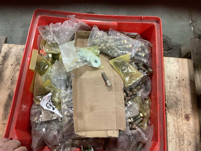 Partij bouten en ringen - afbeelding 2 van  3