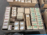 Partij bouten met moeren (1200x) - afbeelding 2 van  7