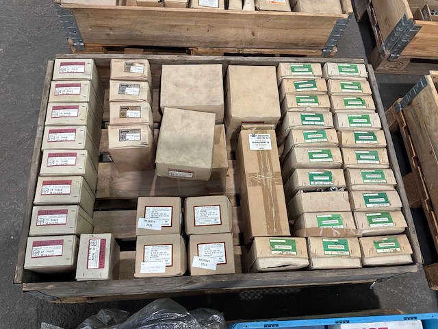 Partij bouten met moeren (1200x) - afbeelding 3 van  7