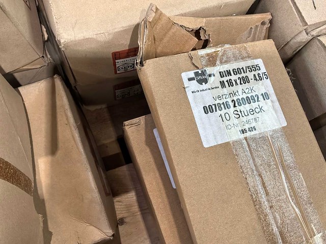 Partij bouten met moeren (1200x) - afbeelding 7 van  7