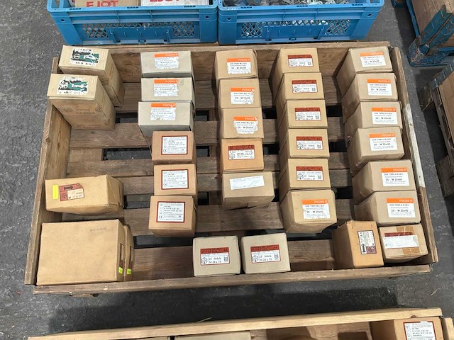 Partij bouten met moeren (800x) - afbeelding 3 van  8