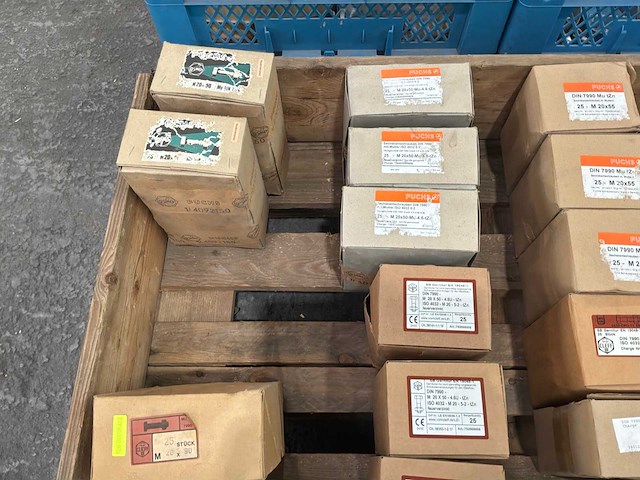 Partij bouten met moeren (800x) - afbeelding 8 van  8