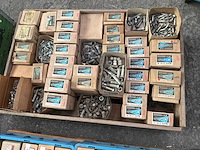 Partij bouten met moeren - afbeelding 6 van  12