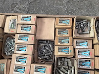 Partij bouten met moeren - afbeelding 12 van  12