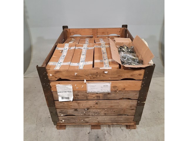 Partij bouten met vleugelmoer - afbeelding 1 van  6