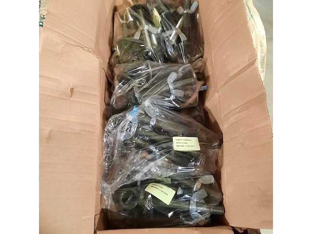 Partij bouten met vleugelmoer - afbeelding 3 van  6