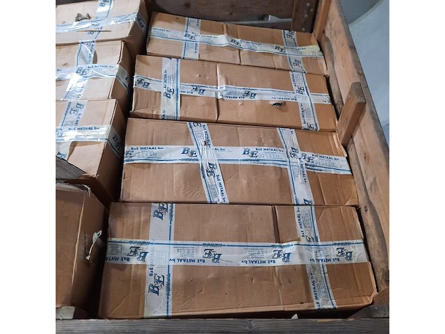 Partij bouten met vleugelmoer - afbeelding 5 van  6