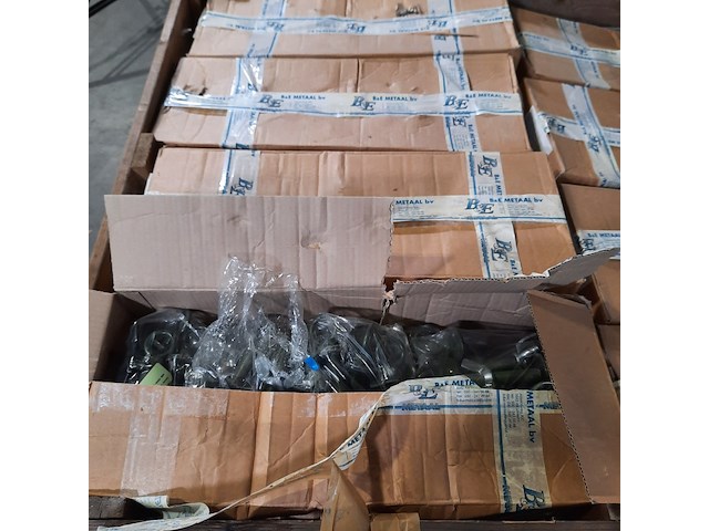 Partij bouten met vleugelmoer - afbeelding 6 van  6