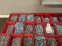 Partij bouten, moeren en ringen - afbeelding 2 van  17