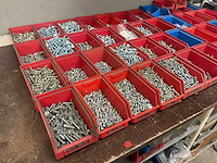 Partij bouten, moeren en ringen - afbeelding 3 van  17