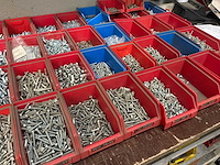 Partij bouten, moeren en ringen - afbeelding 4 van  17