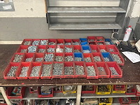 Partij bouten, moeren en ringen - afbeelding 11 van  17