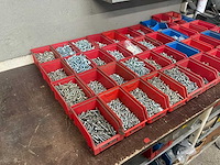 Partij bouten, moeren en ringen - afbeelding 13 van  17