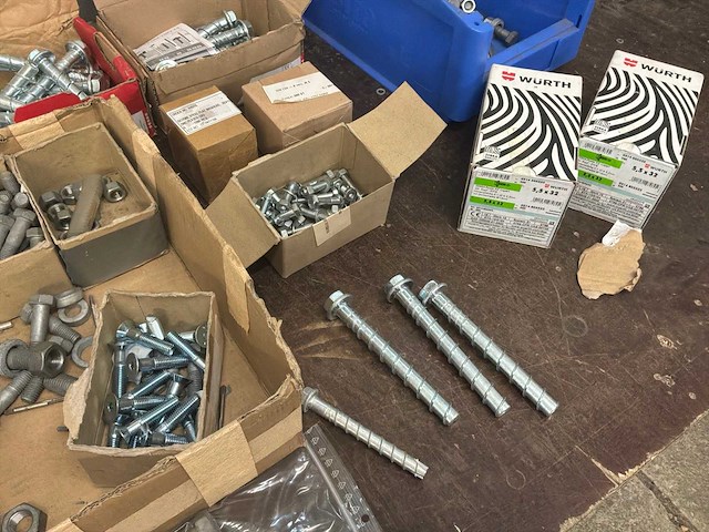 Partij bouten, moeren en ringen - afbeelding 2 van  11