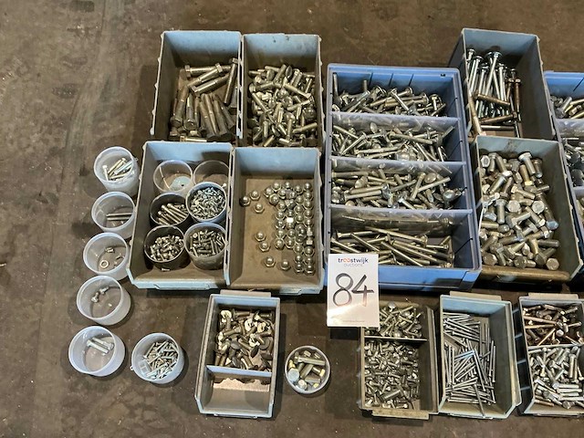 Partij bouten, moeren en schroeven - afbeelding 2 van  3