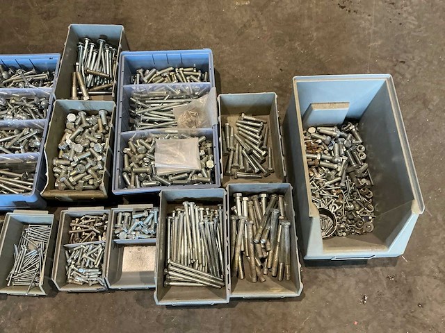 Partij bouten, moeren en schroeven - afbeelding 3 van  3