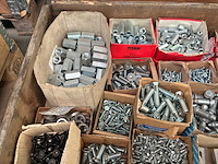 Partij bouten, moeren & klemmen - afbeelding 2 van  9