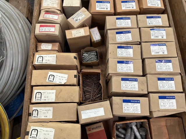 Partij bouten, moeren & ringen - afbeelding 13 van  16