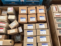 Partij bouten, moeren & ringen - afbeelding 15 van  16