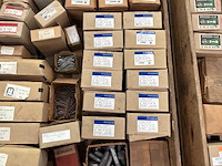 Partij bouten, moeren & ringen - afbeelding 16 van  16