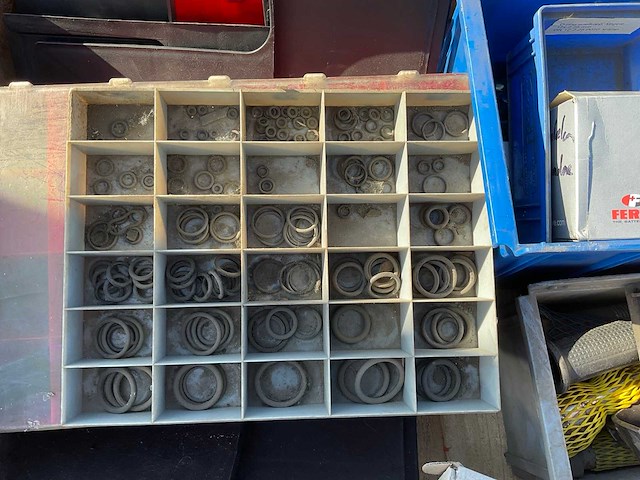 Partij bouten ringen bouten plugbouten - afbeelding 3 van  10