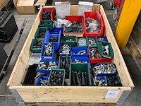 Partij bouten - afbeelding 1 van  6