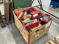 Partij bouten - afbeelding 1 van  6