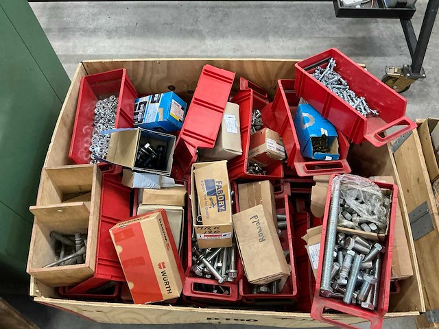 Partij bouten - afbeelding 2 van  6