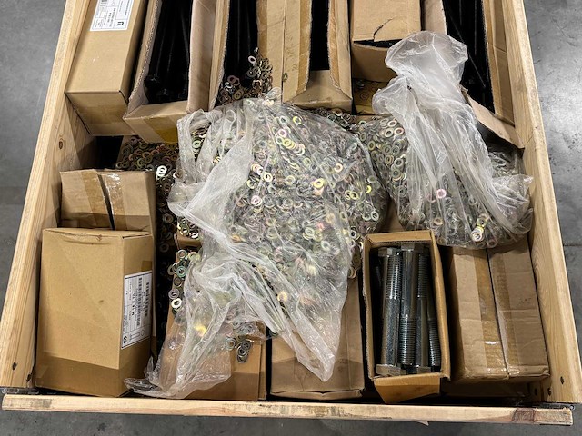 Partij bouten/moeren/ringen (456kg) - afbeelding 2 van  8