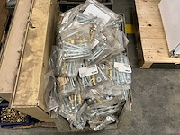 Partij bouw- en bevestigingsmateriaal - afbeelding 2 van  9