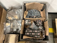 Partij bouw- en bevestigingsmateriaal - afbeelding 3 van  9