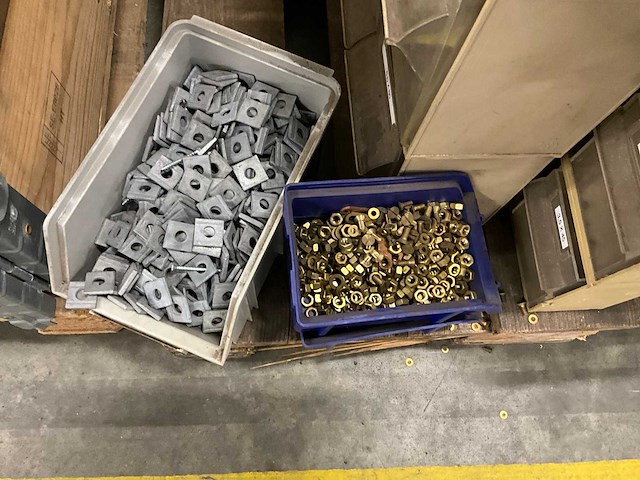 Partij bouw- en bevestigingsmateriaal - afbeelding 4 van  9