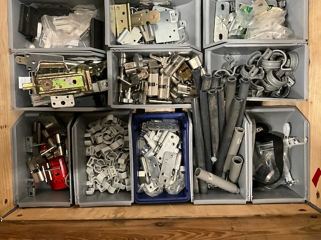 Partij bouw- en bevestigingsmateriaal - afbeelding 9 van  9