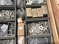 Partij bouw- en bevestigingsmateriaal - afbeelding 8 van  9
