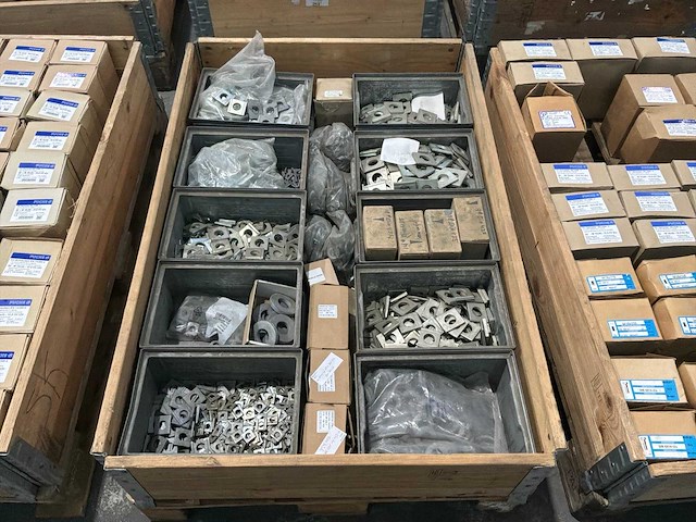 Partij bouw- en bevestigingsmateriaal - afbeelding 9 van  9